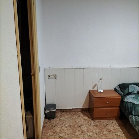 Habitacion Tranquila Y Familiar Madrid Ngoại thất bức ảnh