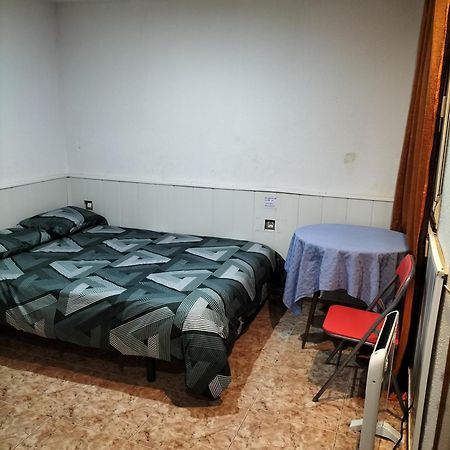 Habitacion Tranquila Y Familiar Madrid Ngoại thất bức ảnh
